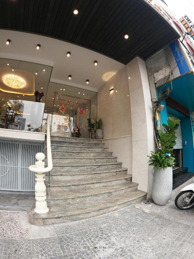 Dinh Phat Khách sạn TP. Hồ Chí Minh