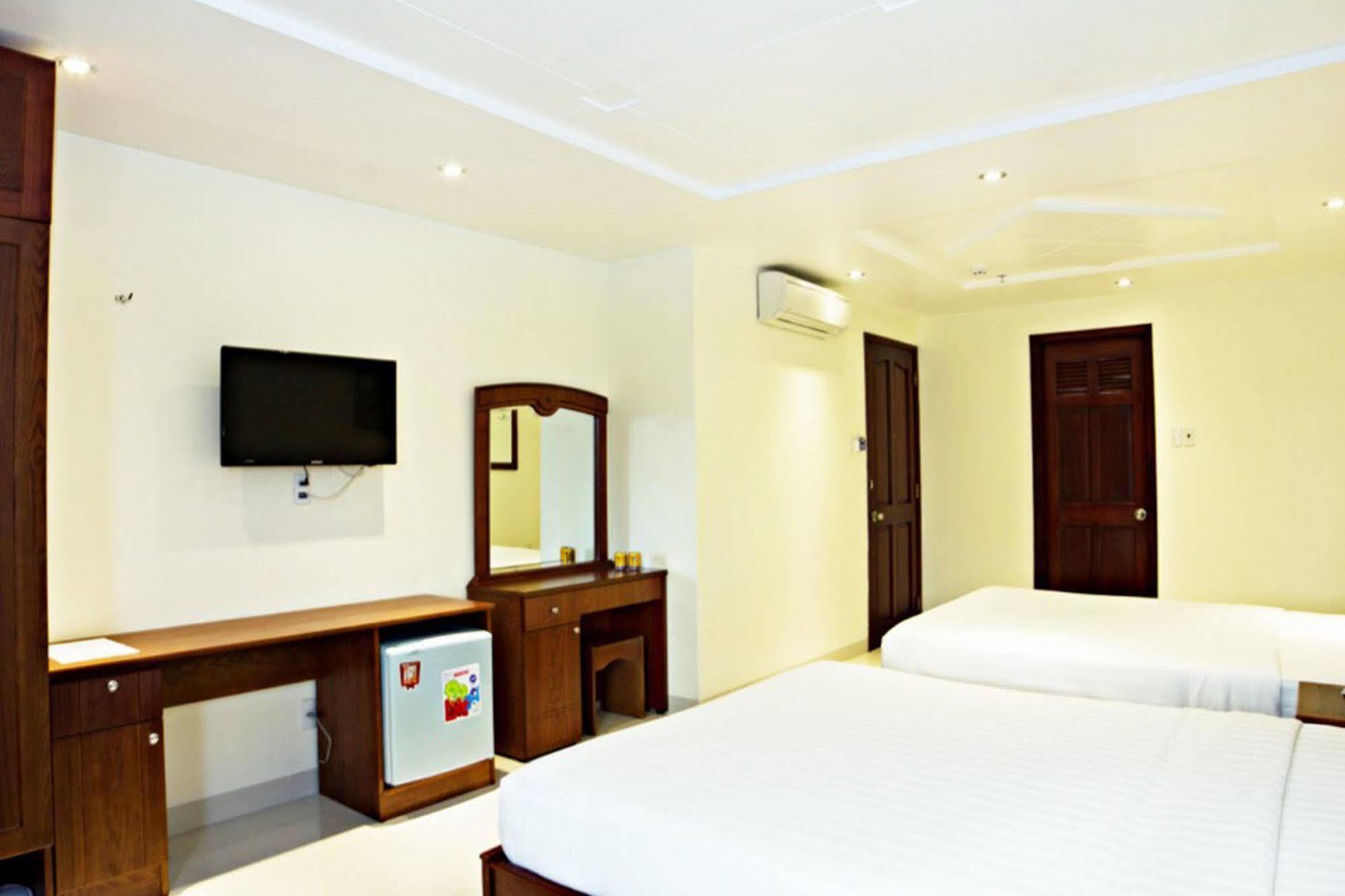 Khách sạn Dinh Phat 2*